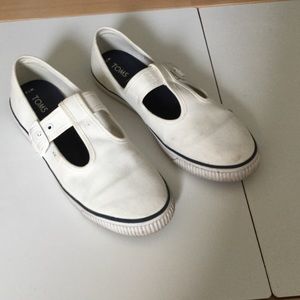 Toms white Joon size 7.5 women